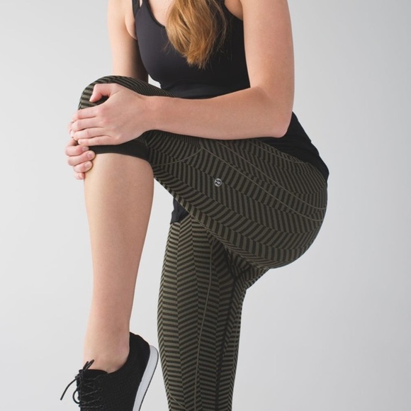 Lululemon Green and Black In The Flow Crop II - Picture 3 of 15